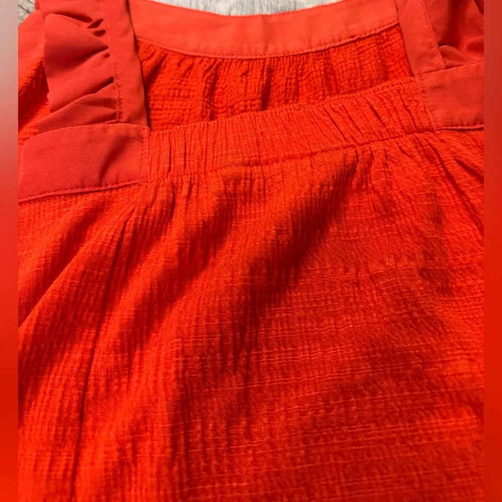 Banana Republic size MEDIUM red, ruffle ribbon strap top, seersucker feel - Picture 5 of 9